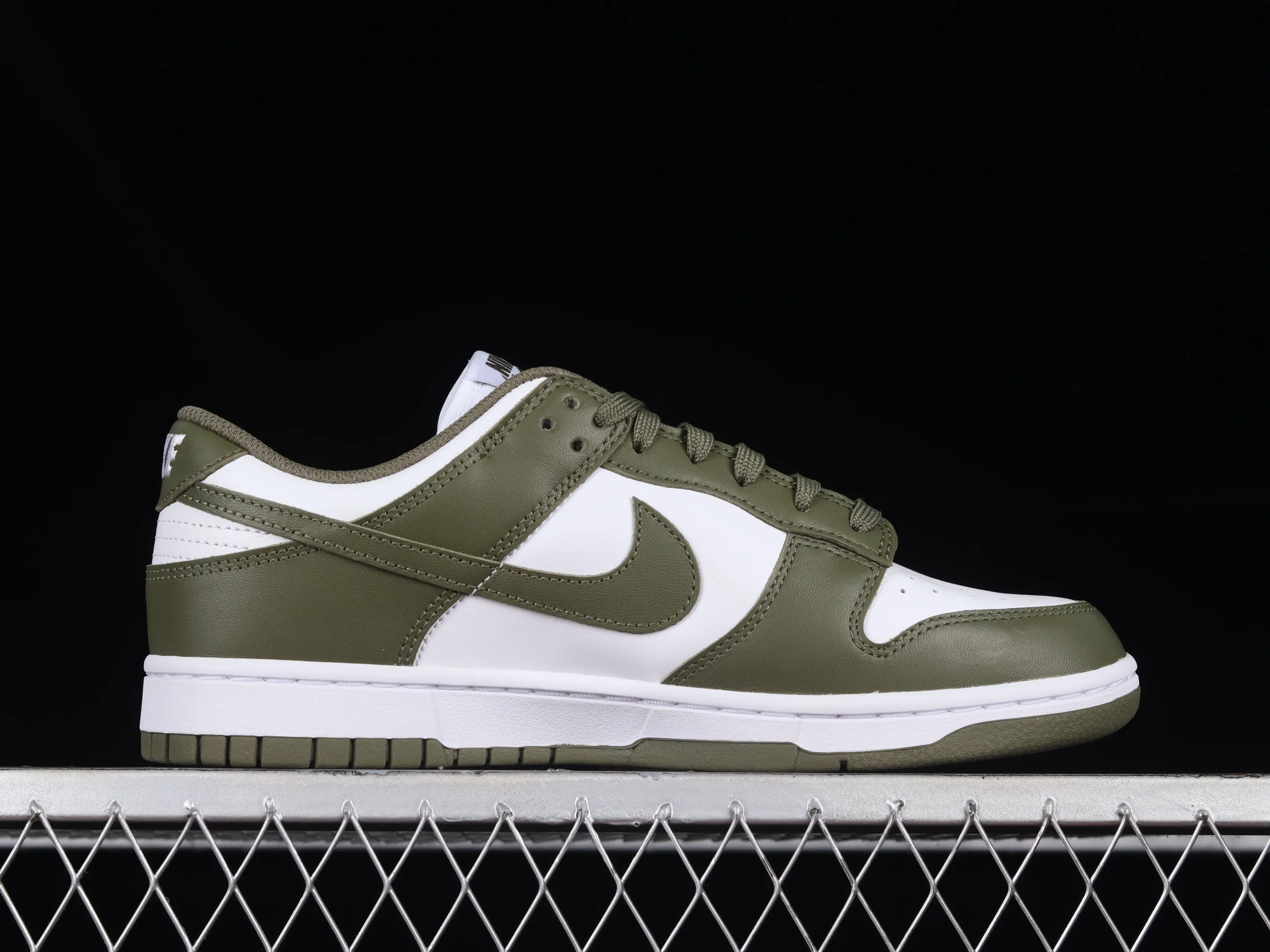 All Categories Nk SB Dunk Series Nk SB Dunk Low Low-top Sneakers Foreign Trade Version Nk Dunk Low Olive Green SB Smashed Backboard Fashion Casual Sneakers DD1503-120